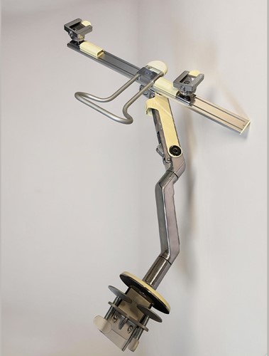 8.0 Humanscale met crossbar klemvoet (voor 2 monitoren)